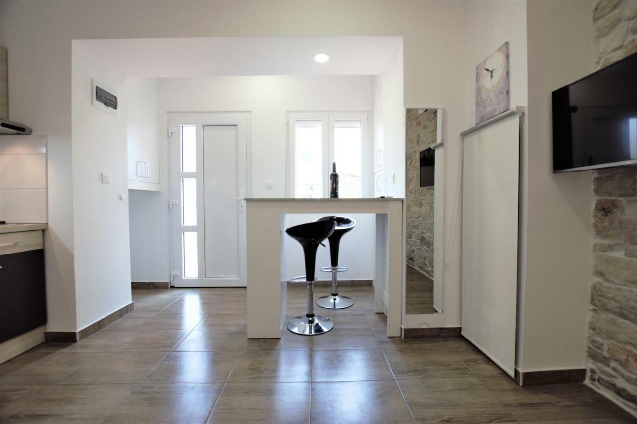 Studio Apartman Danijela بولا المظهر الخارجي الصورة