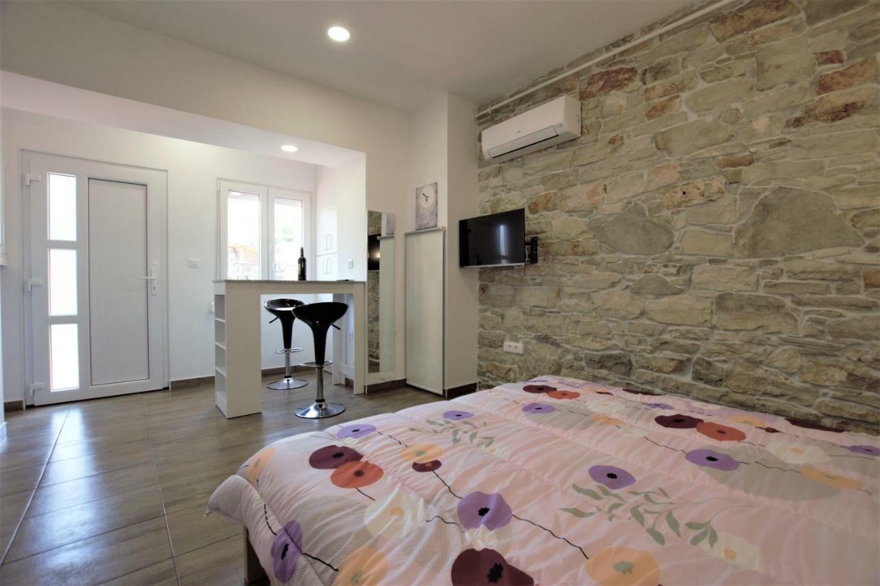 Studio Apartman Danijela بولا المظهر الخارجي الصورة